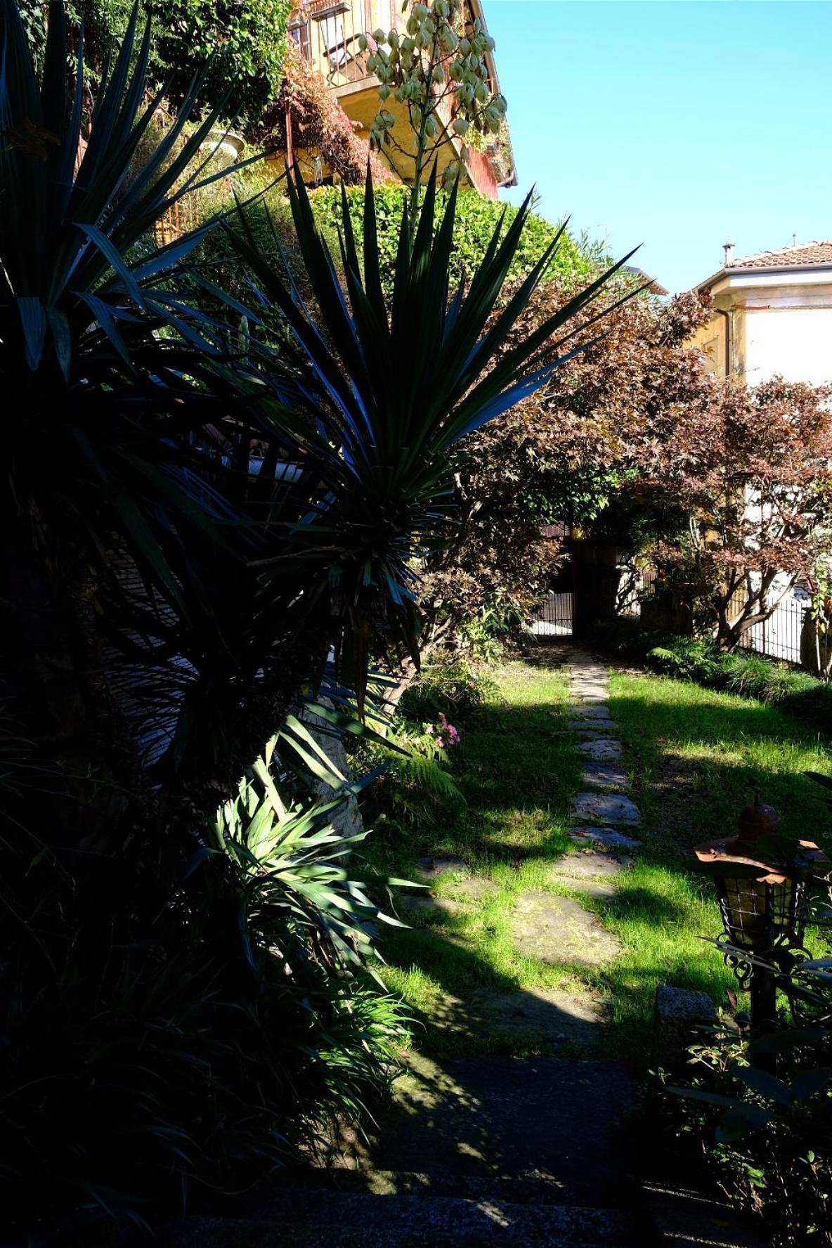 Garden Apartment Lesa Ngoại thất bức ảnh